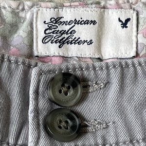 I am selling these American eagle gray shorts!